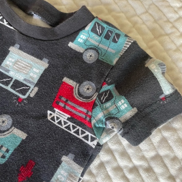 2 SETS OF TODDLER BOY SIZE 2T PJ'S - Picture 5 of 12